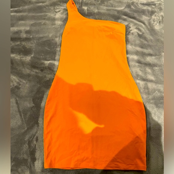 Dynamite one shoulder bodycon dress, never worn no tags - Picture 1 of 2